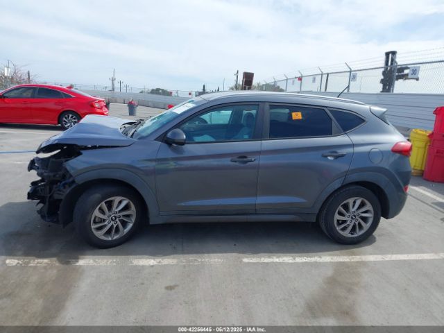 KM8J33A4XGU072482 Hyundai TUCSON SE