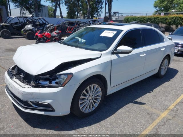 2017 VOLKSWAGEN PASSAT 1VWBT7A30HC000752 Photo 1