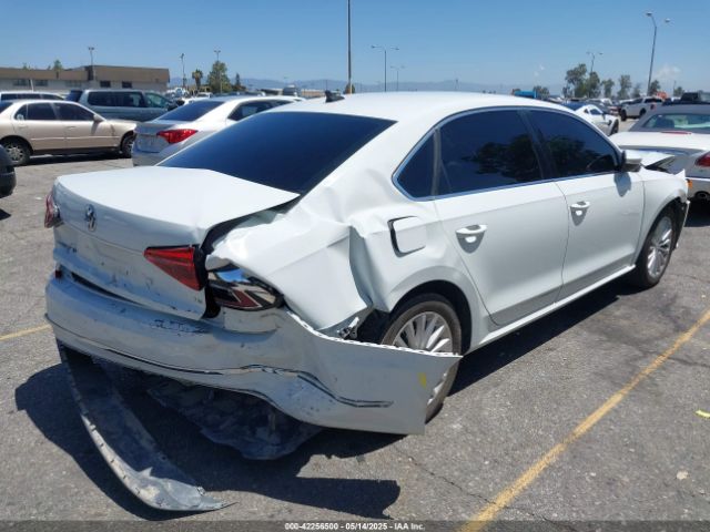 2017 VOLKSWAGEN PASSAT 1VWBT7A30HC000752 Photo 3