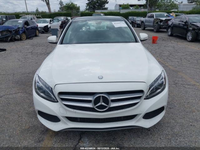 55SWF4JB3FU092441 Mercedes-Benz C 300 Luxury/sport