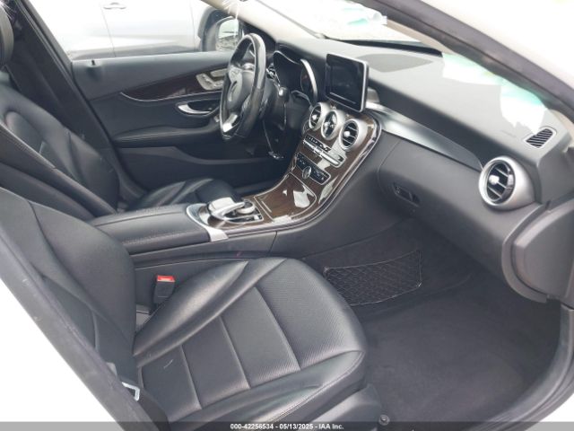 55SWF4JB3FU092441 Mercedes-Benz C 300 Luxury/sport