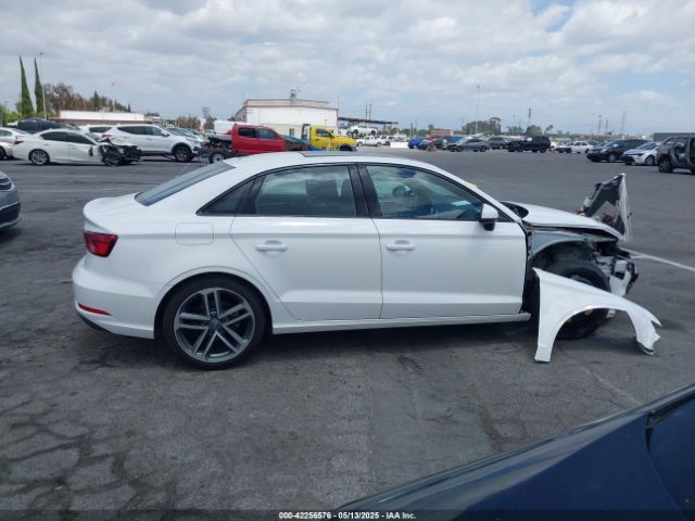 WAUAUGFF3KA100939 Audi A3 40 Premium/40 Titanium Premium