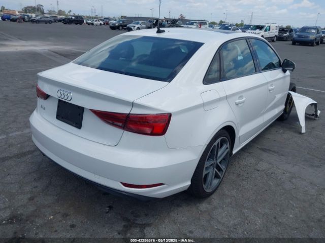 WAUAUGFF3KA100939 Audi A3 40 Premium/40 Titanium Premium