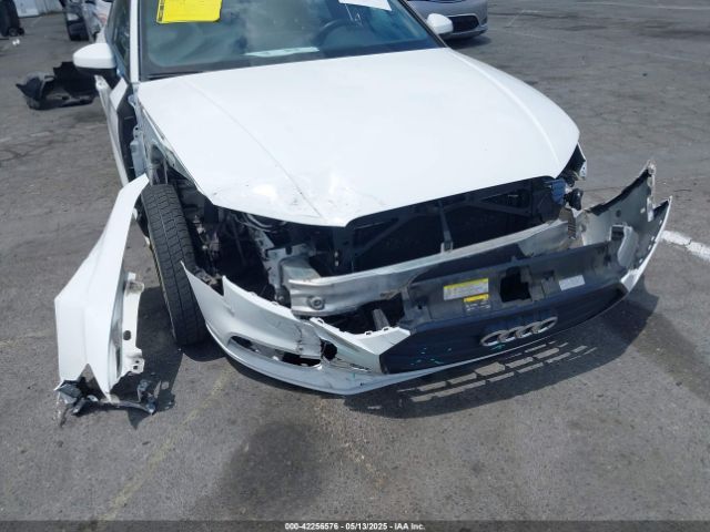 WAUAUGFF3KA100939 Audi A3 40 Premium/40 Titanium Premium
