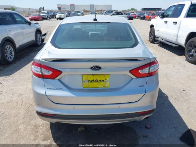 3FA6P0H78FR233677 Ford FUSION SE