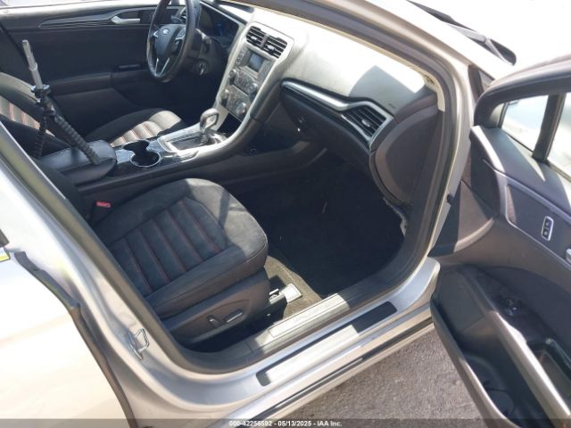 3FA6P0H78FR233677 Ford FUSION SE