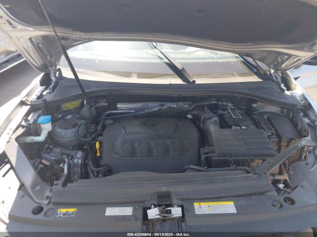 3VVCB7AX2NM003645 Volkswagen Tiguan 2.0t Se R-line Black