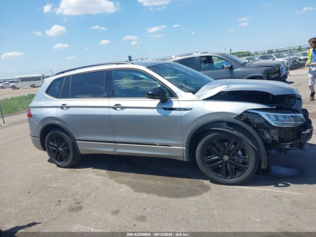 3VVCB7AX2NM003645 Volkswagen Tiguan 2.0t Se R-line Black