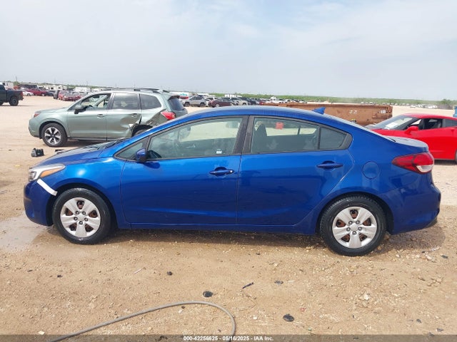 3KPFK4A7XJE259854 KIA FORTE LX