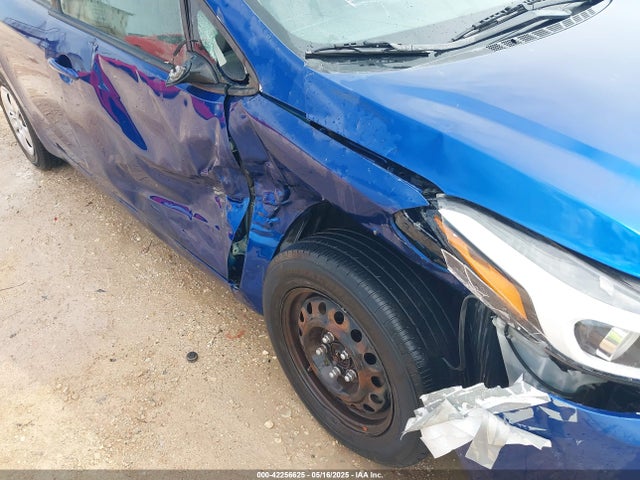 3KPFK4A7XJE259854 KIA FORTE LX