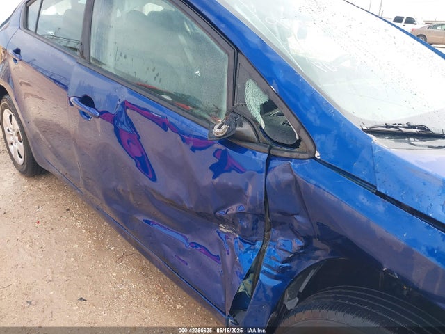 3KPFK4A7XJE259854 KIA FORTE LX