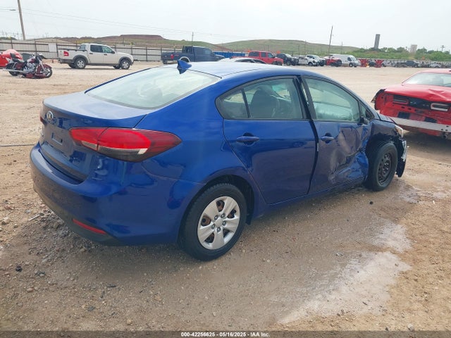 3KPFK4A7XJE259854 KIA FORTE LX