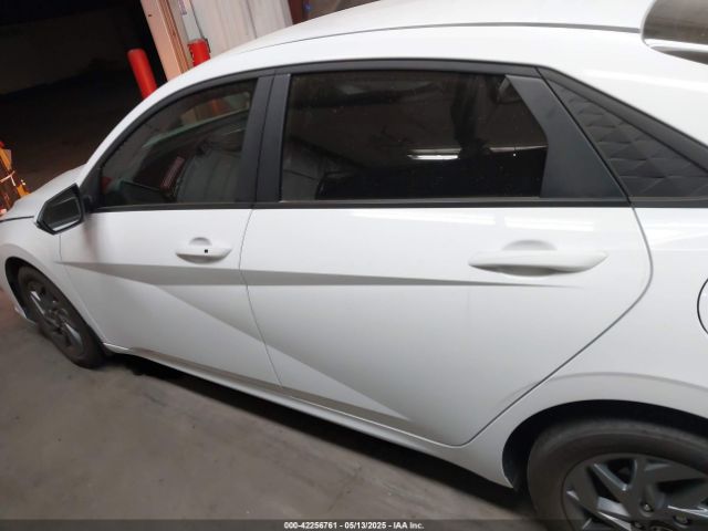 KMHLM4DG6RU803946 Hyundai ELANTRA SEL