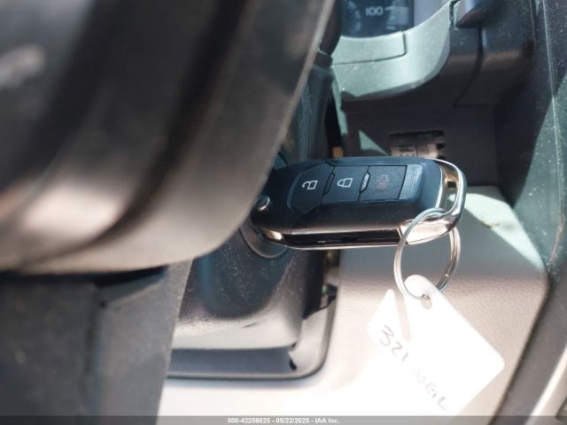 1FTFX1E55JKE01176 Ford F-150 Xl