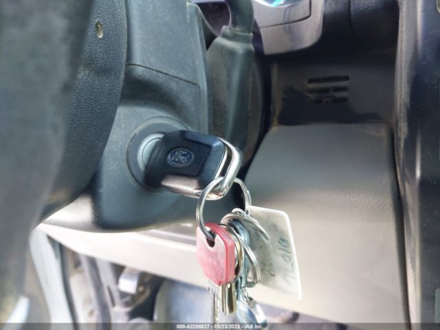 1FTFX1EF8HKD77765 Ford F-150 Xl