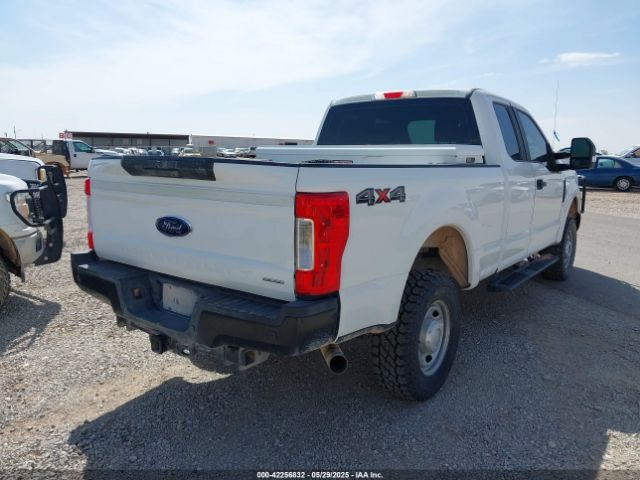 1FT7X2B62KED43261 Ford 2019