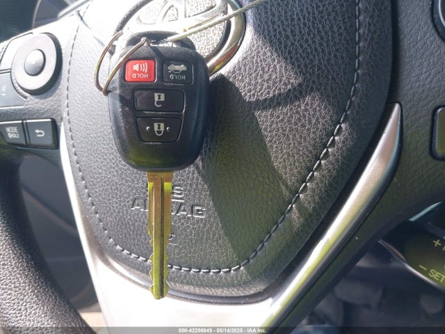 2T1BURHE6GC683260 Toyota COROLLA LE