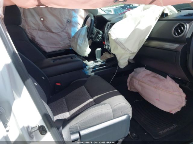 5TFDW5F17FX422716 Toyota Tundra Sr5 5.7l V8