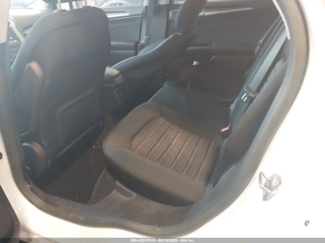 3FA6P0HD1GR162619 Ford FUSION SE