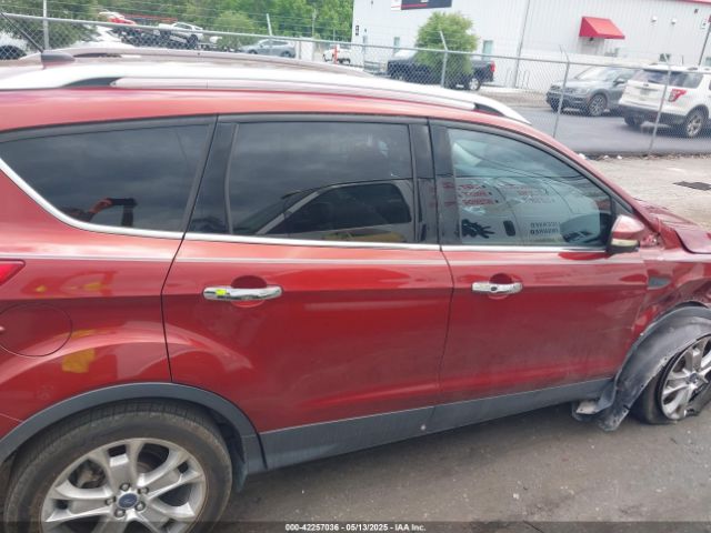 1FMCU0J99FUA92432 Ford Escape Titanium