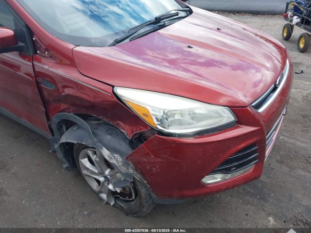 1FMCU0J99FUA92432 Ford Escape Titanium
