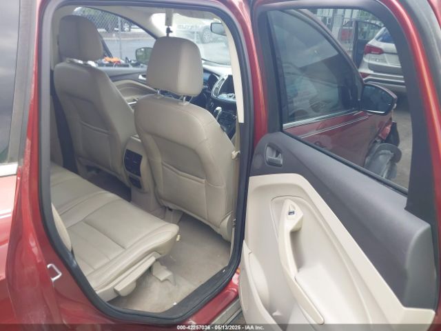 1FMCU0J99FUA92432 Ford Escape Titanium