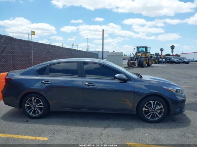 3KPF24ADXPE608509 KIA Forte Lxs