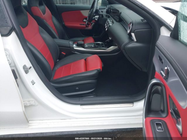 2023 MERCEDES-BENZ AMG CLA 35 W1K5J5BB0PN381477 Photo 4