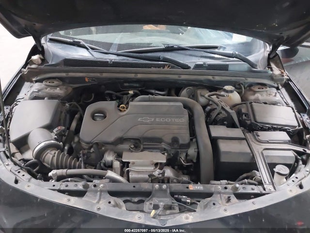 1G1ZD5ST2JF105386 Chevrolet MALIBU LT