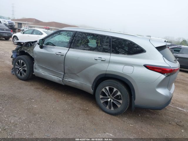 2021 TOYOTA HIGHLANDER 5TDGZRBH5MS538188 Photo 2