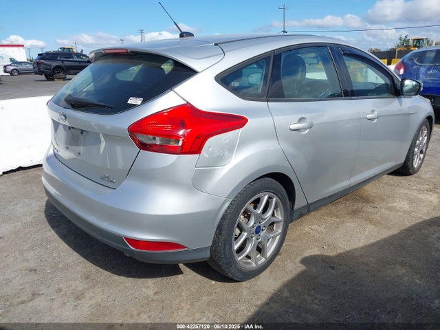 1FADP3K28FL318328 Ford FOCUS SE