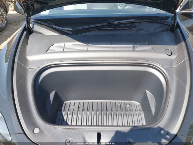 2025 TESLA MODEL Y 7SAYGDEFXSF309548 Photo 9