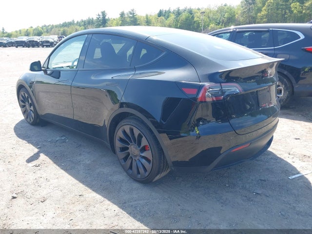 2025 TESLA MODEL Y 7SAYGDEFXSF309548 Photo 2