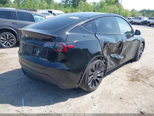 2025 TESLA MODEL Y 7SAYGDEFXSF309548 Photo 3