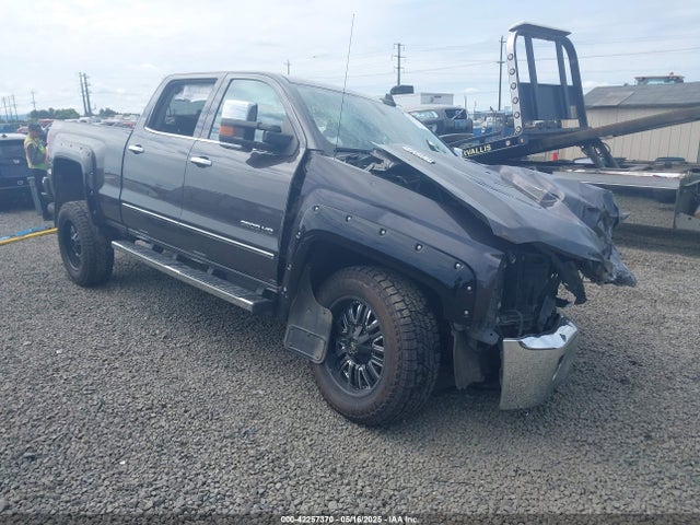 2015 1GC1KWE85FF553894 main image