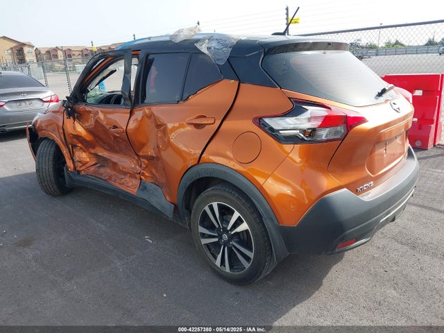 3N1CP5CUXJL525563 Nissan KICKS SV