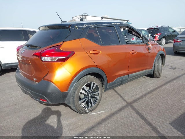 3N1CP5CUXJL525563 Nissan KICKS SV