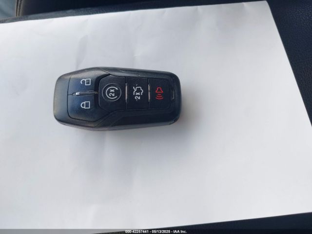 3LN6L2G95FR620154 Lincoln 2015