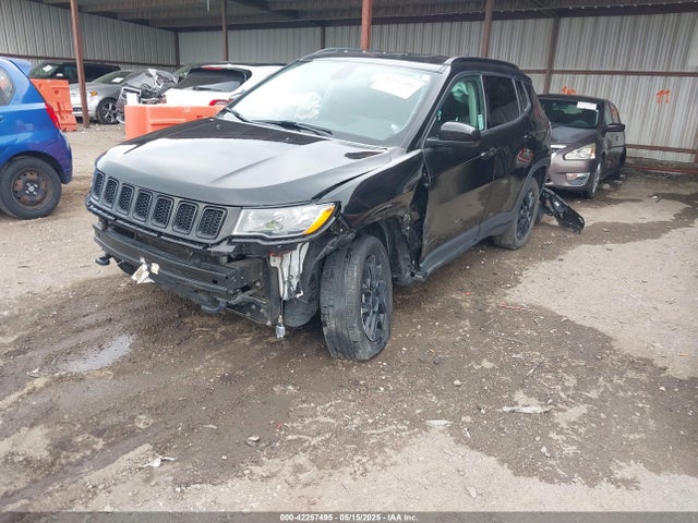 Jeep 2021 2021 3C4NJDAB3MT596661 Image 2