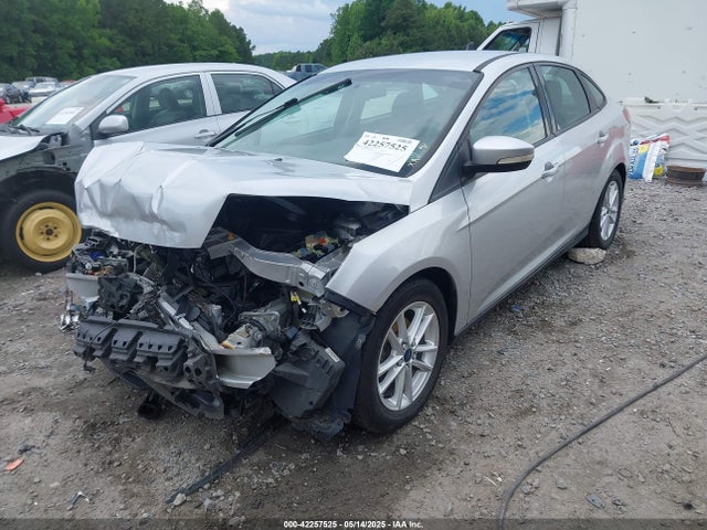 Ford FOCUS SE 2015 1FADP3F25FL371739 Image 2