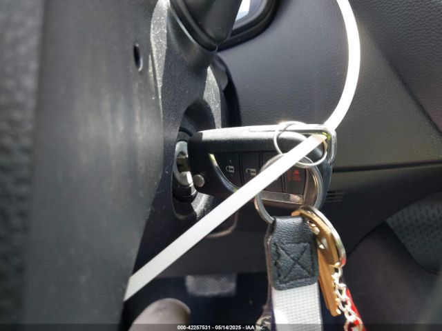 5YFEPMAE5NP332337 Toyota COROLLA LE