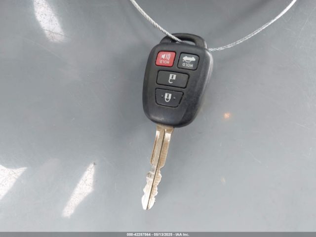 2T1BURHE3HC829938 Toyota COROLLA SE