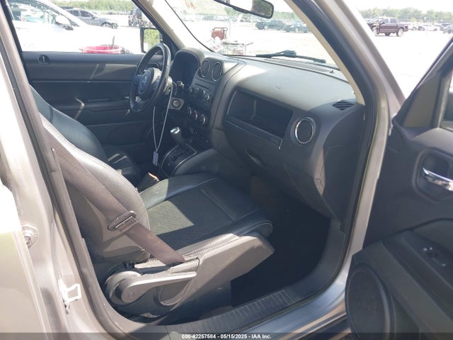 1C4NJPBA9GD602318 Jeep Patriot Sport Se
