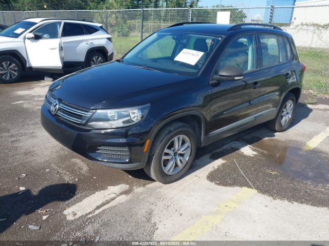 WVGAV7AX2GW032915 Volkswagen TIGUAN S