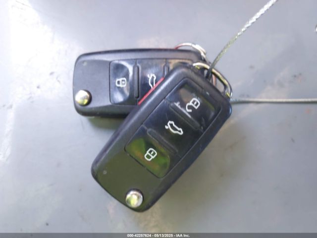 WVGAV7AXXHK026143 Volkswagen 2.0 tsi