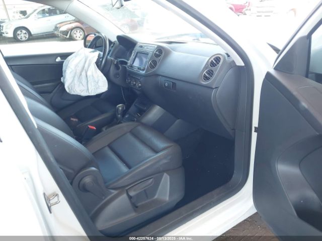 WVGAV7AXXHK026143 Volkswagen 2.0 tsi