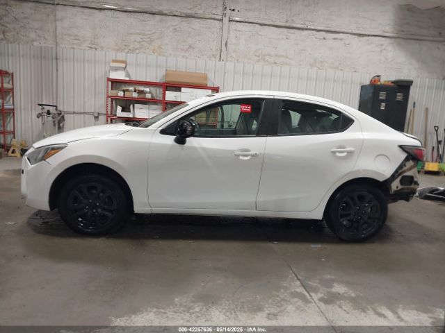 3MYDLBYV0JY329441 Toyota YARIS IA