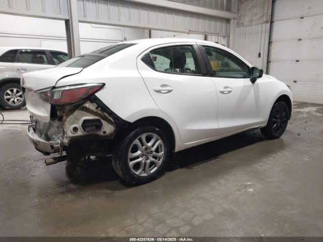 3MYDLBYV0JY329441 Toyota YARIS IA