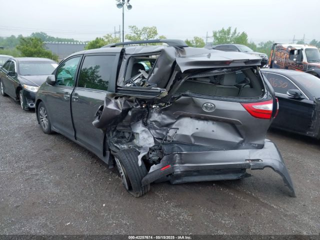 5TDYZ3DC8JS916681 Toyota Sienna Xle 8 Passenger