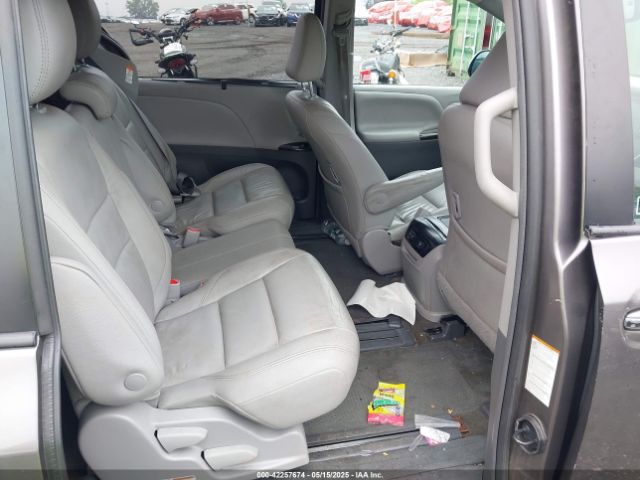 5TDYZ3DC8JS916681 Toyota Sienna Xle 8 Passenger